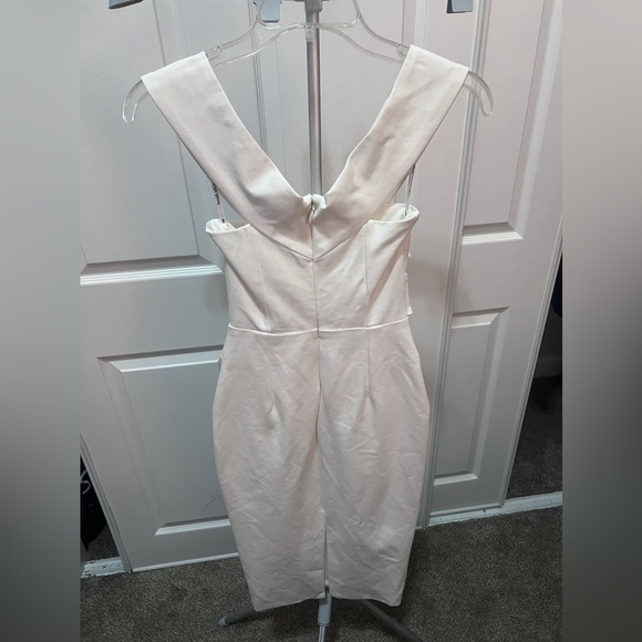 LAVISH ALICE Off-shoulder wrap stretch-woven midi dress Size 2 NWT - Picture 10 of 11